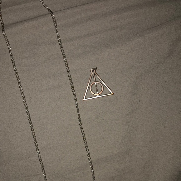 Deathly Hallows pendent with chain - Picture 1 of 2